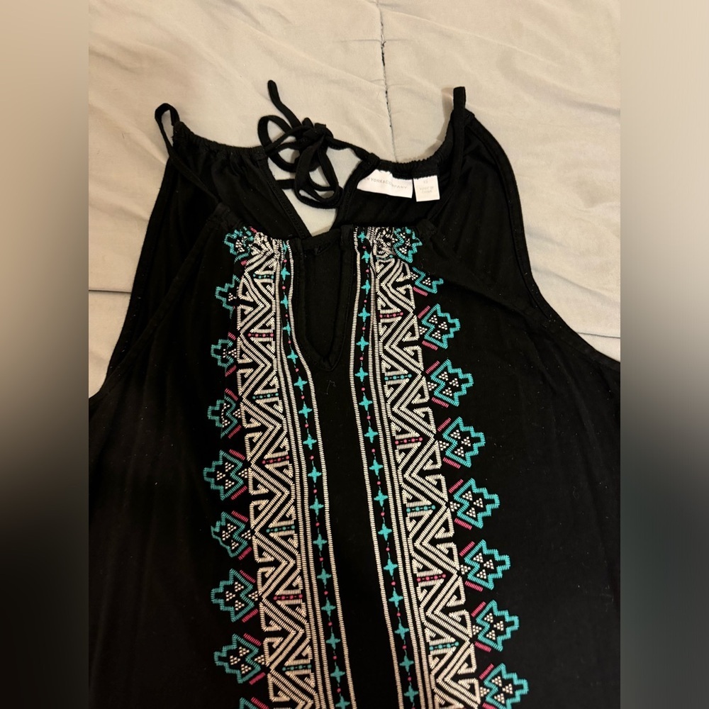 New York & Company Embroidered Black Top, Size XS - Picture 4 of 7